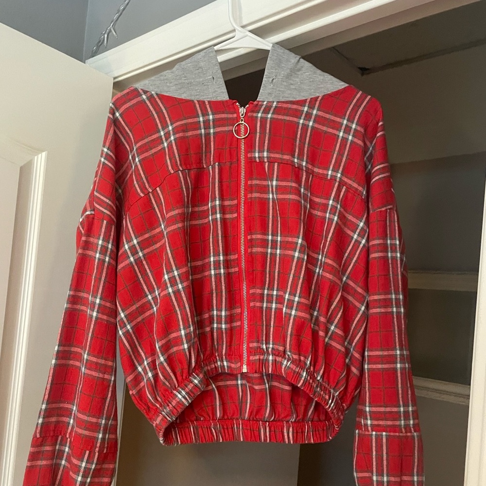 Cute cropped plaid zip-up jacket